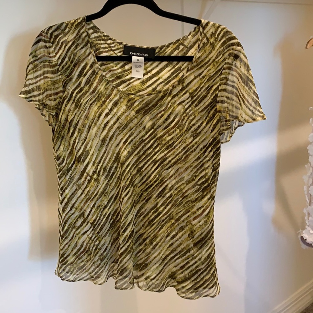 Jones New York silk lined silk top.